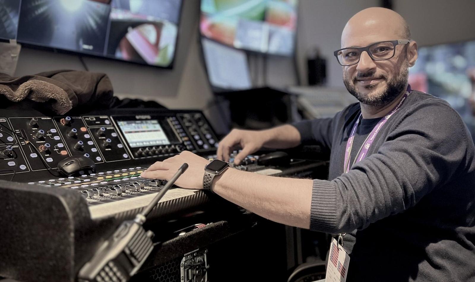 Ahmed at the DAF console